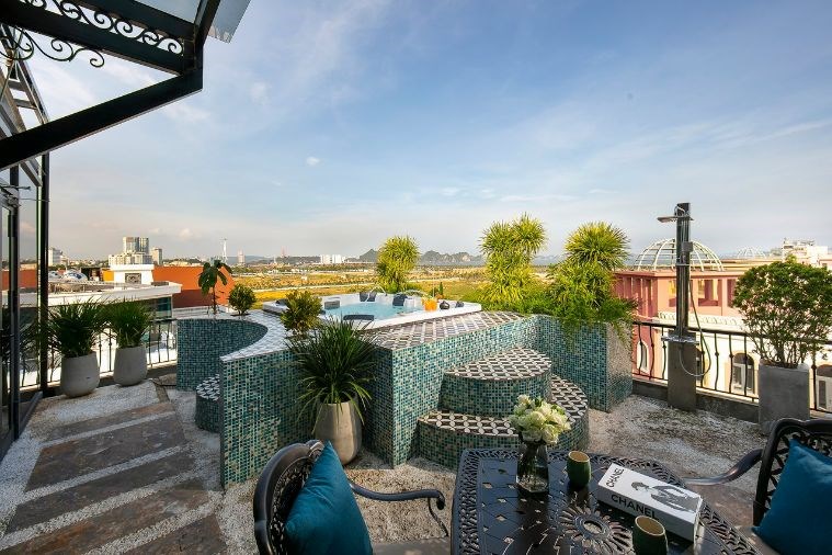 Khách sạn The Secret Hạ Long